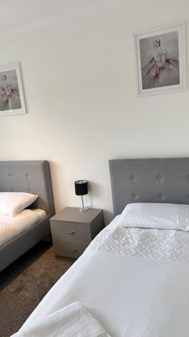 Cheerful 3 Bedroom Townhouse With Free Parking. Billericay Exterior foto
