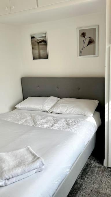 Cheerful 3 Bedroom Townhouse With Free Parking. Billericay Exterior foto